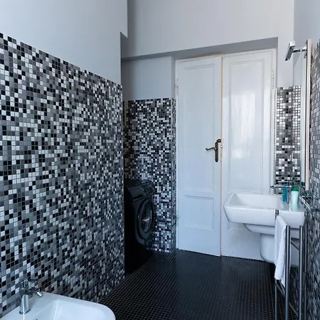 Promo Inizio Anno 3 In Centro Citta Con Balcone, Parcheggio Pubblico A 500m Pescara