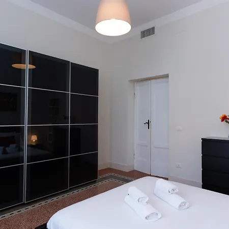 Promo Inizio Anno 3 In Centro Citta Con Balcone, Parcheggio Pubblico A 500m Lägenhet