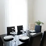 3 Esclusive Con Balconi A 350m Dal Mare, Centro, Parcheggio Pubblico A 500m Apartment *