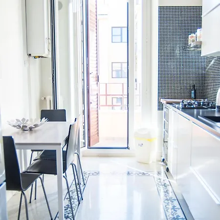 3 Esclusive Con Balcone In Centro Citta, Mare A 450m, Prenota Ora!