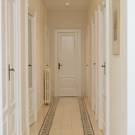 3 In Centro Con Balcone A 450 M Dal Mare, Parcheggio Pubblico *