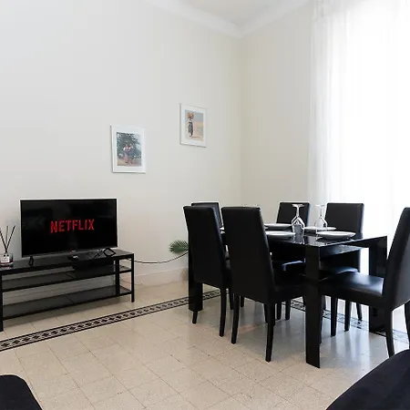 Promo Inizio Anno 3 In Centro Citta Con Balcone, Parcheggio Pubblico A 500m * 佩斯卡拉