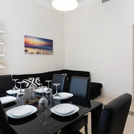 3 In Centro Con Balcone A 450 M Dal Mare, Parcheggio Pubblico Pescara