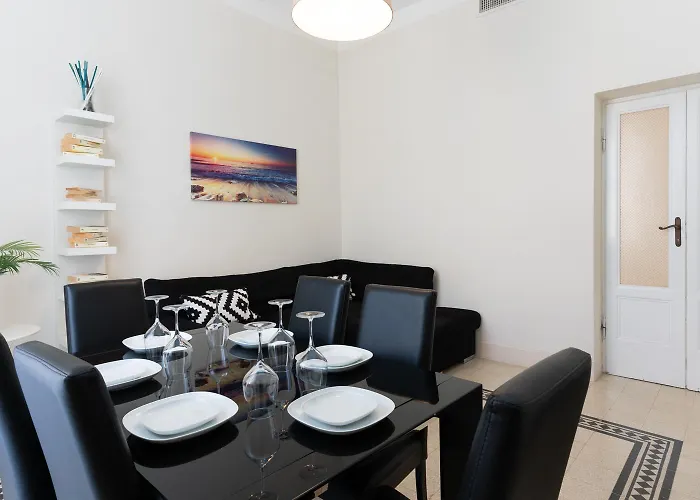 3 Esclusive In Centro Citta Con Balcone, Parcheggio Pubblico A 500m Pescara